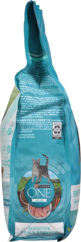 Purina ONE Natural Dry Cat Food, +Plus Sensitive Skin and Stomach