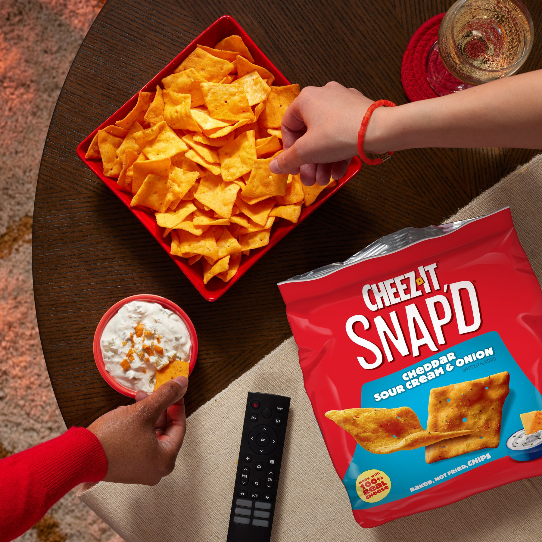 Cheez-It Snap'd Cheesy Baked Chips Cheddar Sour Cream and Onion