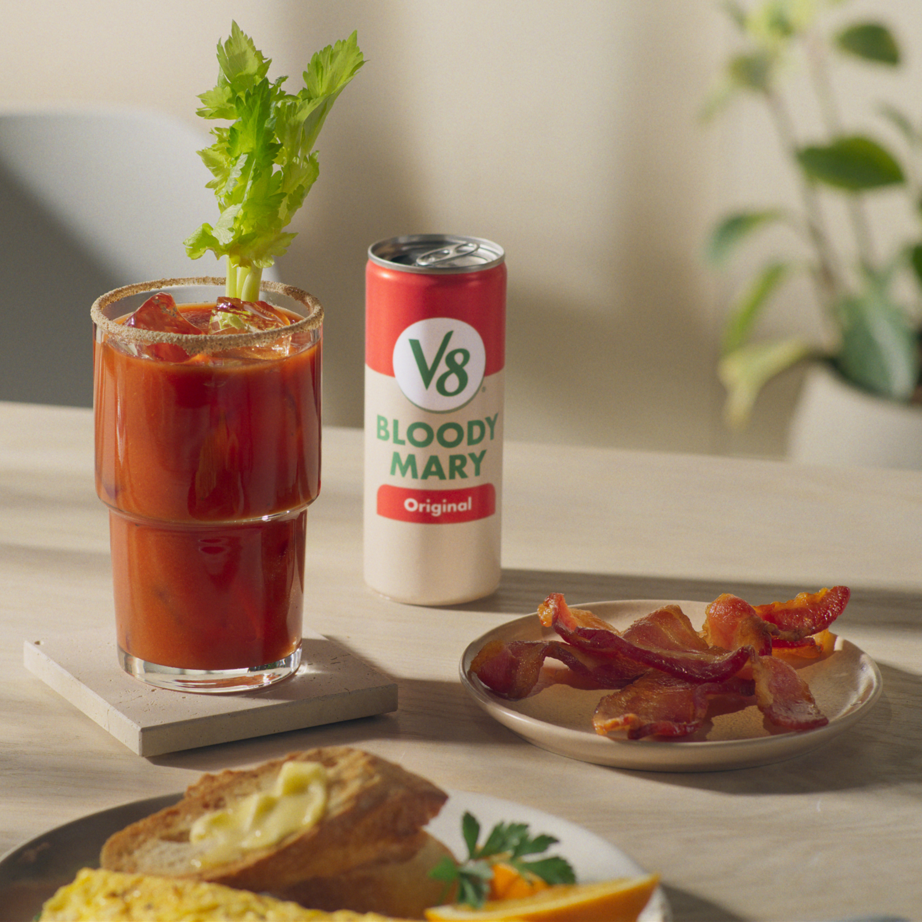 V8 Bloody Mary Mix, 8 fl oz Can (Pack of 6) | Giant Eagle